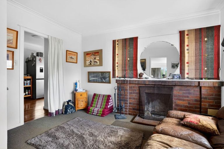 Photo of property in 1/50 Masterton Road, Rothesay Bay, Auckland, 0630