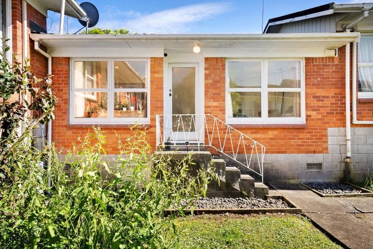 Photo of property in 6/12 Raines Avenue, Forrest Hill, Auckland, 0620