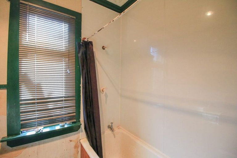 Photo of property in 32 Ocean Beach Road, Bluff, 9814