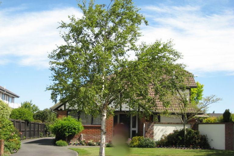 Photo of property in 82 Apsley Drive, Avonhead, Christchurch, 8042