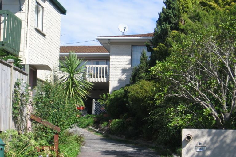 Photo of property in 2/8 Sandown Road, Rothesay Bay, Auckland, 0630