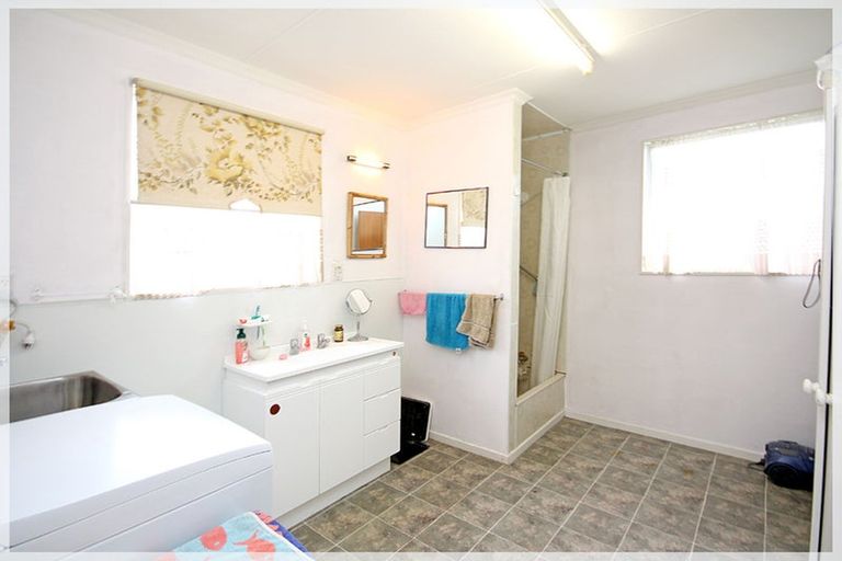 Photo of property in 12 Hillary Street, Foxton, 4814