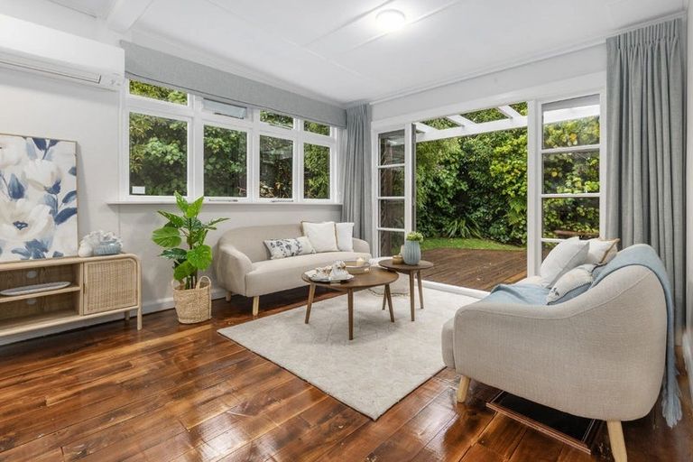 Photo of property in 12 Hira Street, Waikanae, 5036