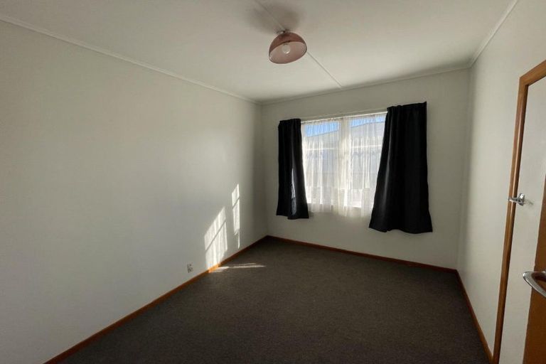 Photo of property in 14 Omori Place, Castlecliff, Whanganui, 4501