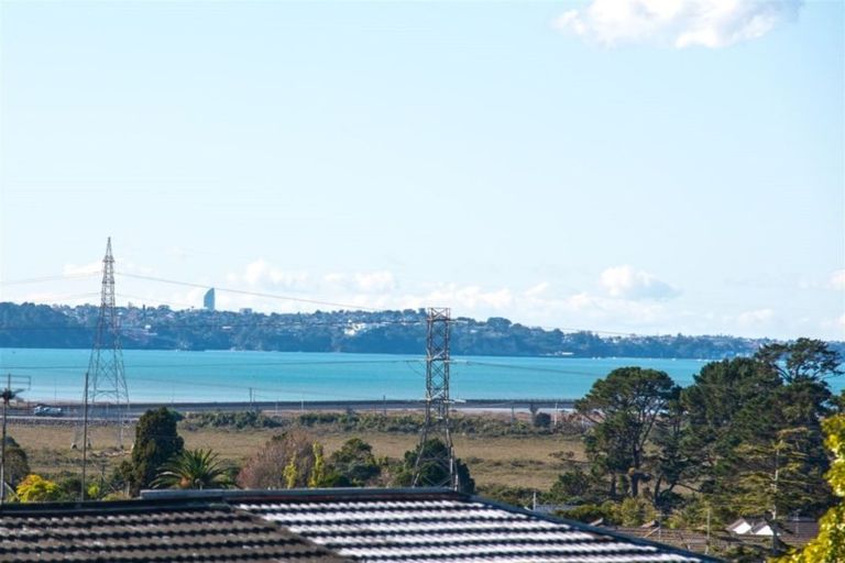 Photo of property in 119 Mcleod Road, Te Atatu South, Auckland, 0610