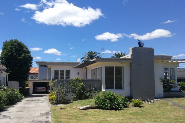 Photo of property in 29 Tamaki Bay Drive, Pakuranga, Auckland, 2010