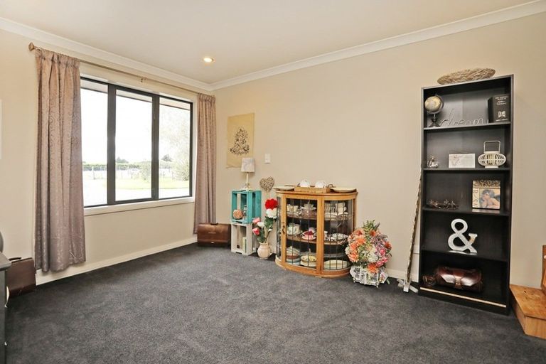 Photo of property in 34 Mckellar Road, Seaward Bush, Invercargill, 9871