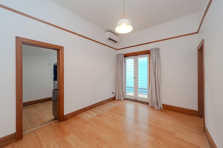 Photo of property in 12 Rolleston Street, Mount Cook, Wellington, 6021