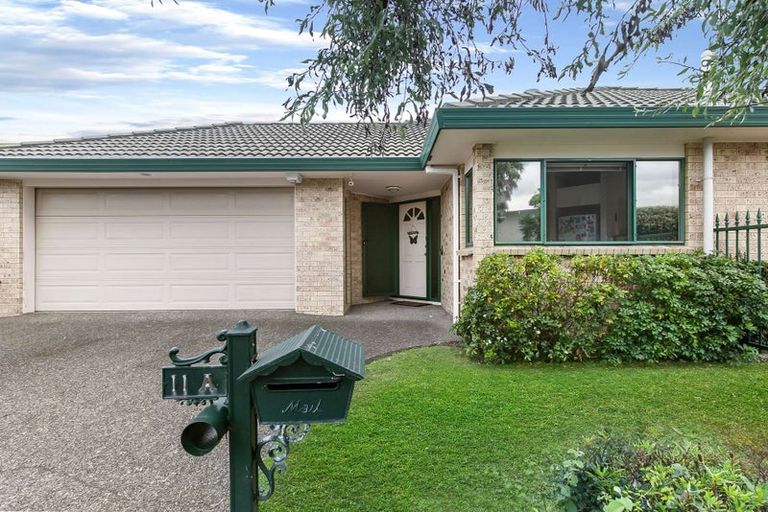 Photo of property in 1/11 Stewart Gibson Place, Manurewa, Auckland, 2105