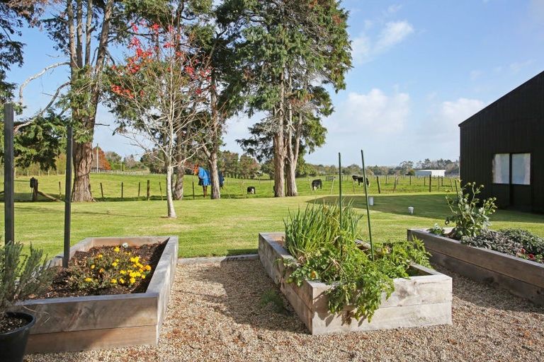 Photo of property in 86 Saddleton Road, Clarks Beach, Pukekohe, 2679