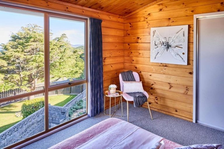 Photo of property in 14 Laburnum Grove, Maungaraki, Lower Hutt, 5010