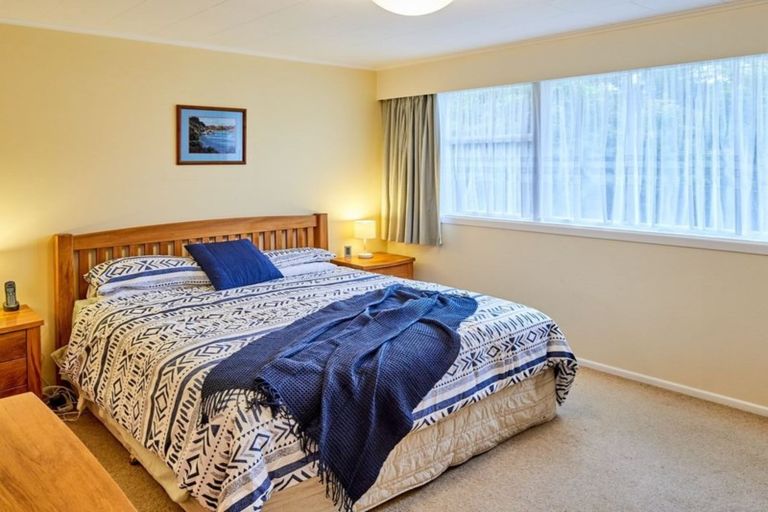 Photo of property in 21 Lupin Terrace, Tawa, Wellington, 5028