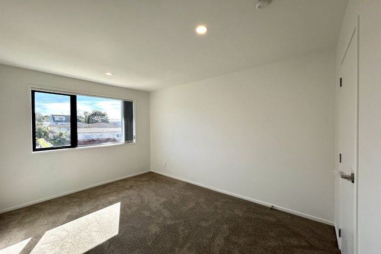 Photo of property in 66 Casuarina Road, Half Moon Bay, Auckland, 2012