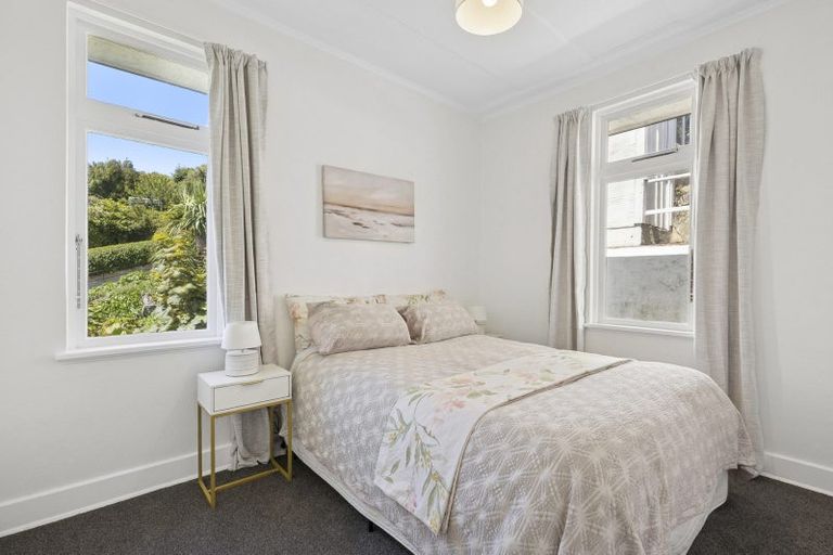 Photo of property in 42 Easther Crescent, Kew, Dunedin, 9012