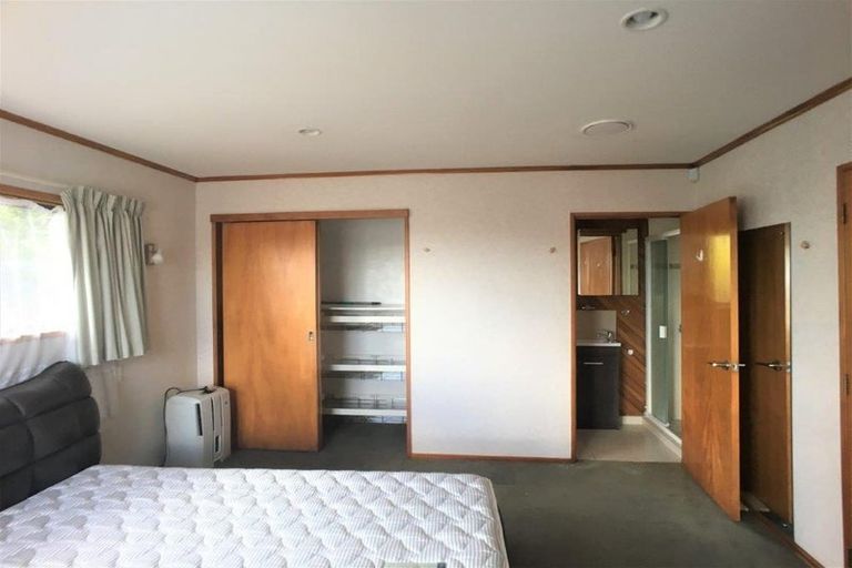 Photo of property in 1/20 Sunnyview Avenue, Shelly Park, Auckland, 2014