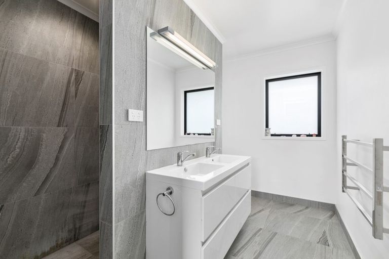 Photo of property in 221 Lakes Boulevard, Pyes Pa, Tauranga, 3112