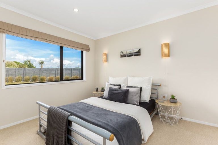 Photo of property in 37 Pingao Lane, Peka Peka, Waikanae, 5391