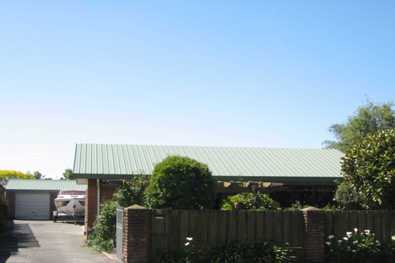 Photo of property in 4 Chipping Lane, Redwood, Christchurch, 8051