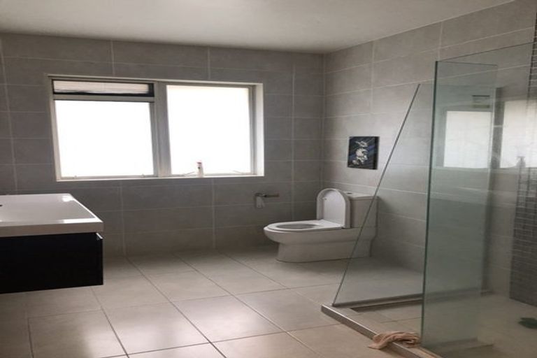 Photo of property in 14 Hilton Close, Fairview Heights, Auckland, 0632