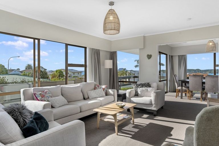 Photo of property in 12 Coppelia Avenue, Omokoroa, 3114