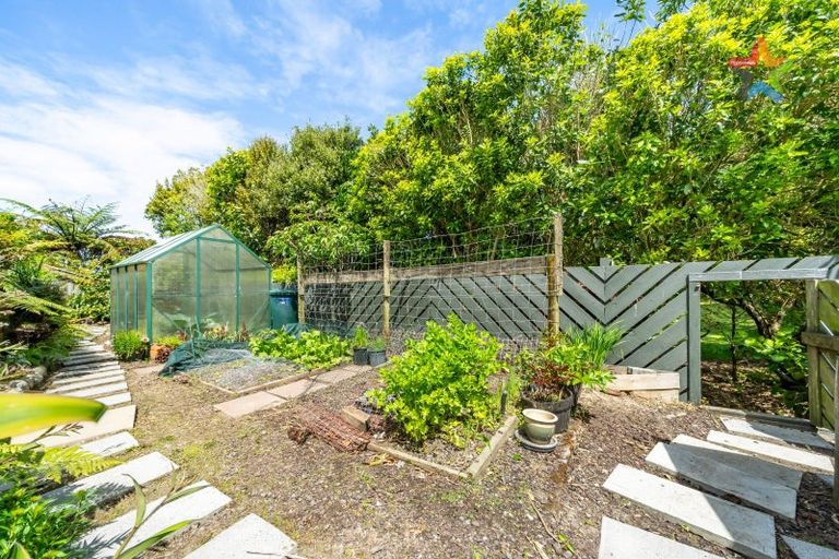 Photo of property in 3 George Gee Drive, Korokoro, Lower Hutt, 5012