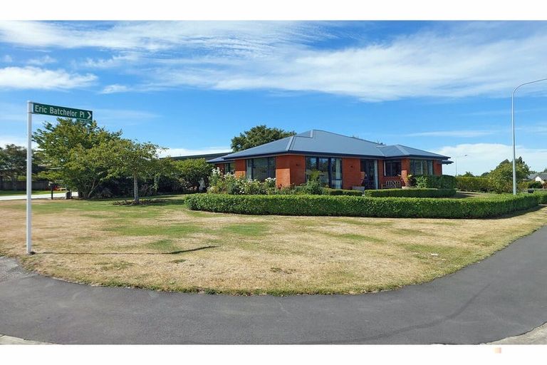 Photo of property in 1 Eric Batchelor Place, Waimate, 7924