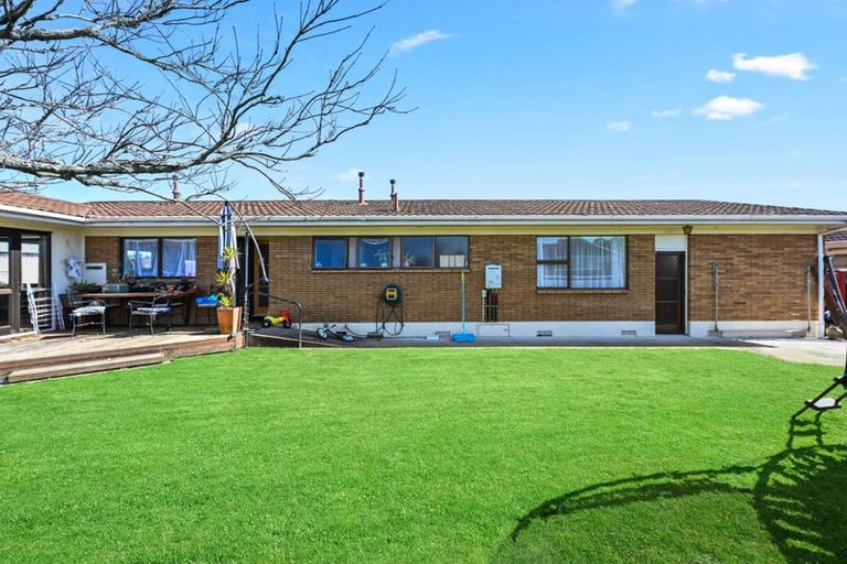 Photo of property in 8 Sandalwood Drive, Dinsdale, Hamilton, 3204