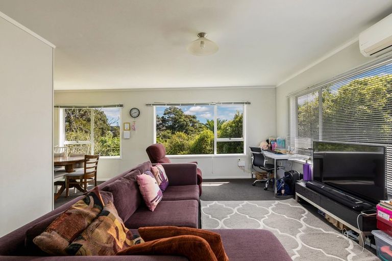 Photo of property in 1/95b Captain Scott Road, Glen Eden, Auckland, 0602