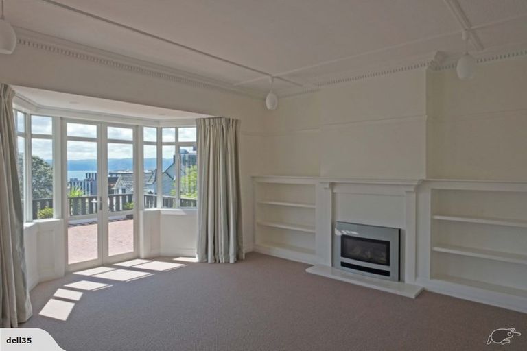Photo of property in 100 Bolton Street, Kelburn, Wellington, 6012