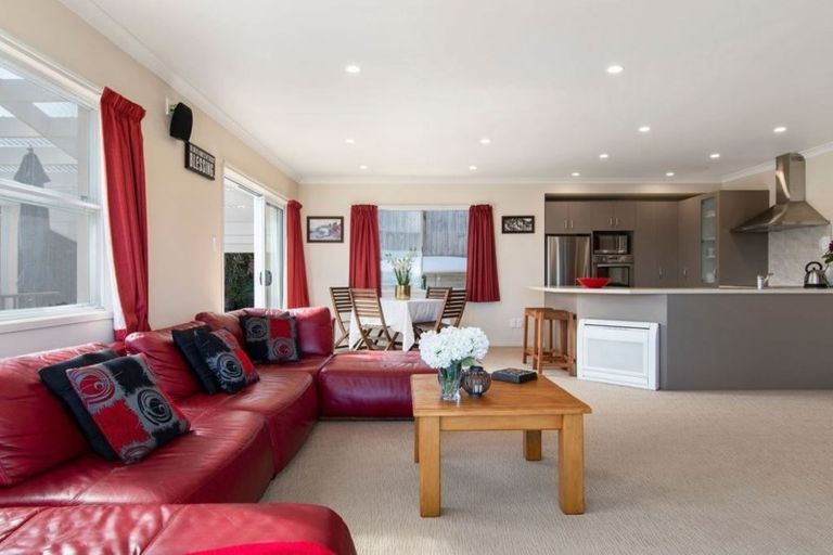 Photo of property in 11 Kaharoa Avenue, Omokoroa, 3114