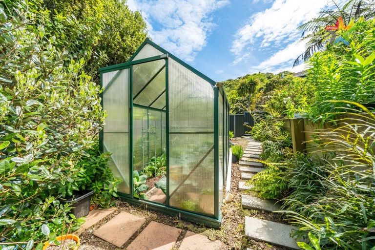 Photo of property in 3 George Gee Drive, Korokoro, Lower Hutt, 5012