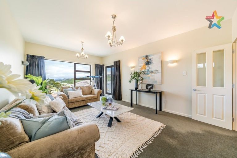 Photo of property in 93 Cedar Street, Maungaraki, Lower Hutt, 5010