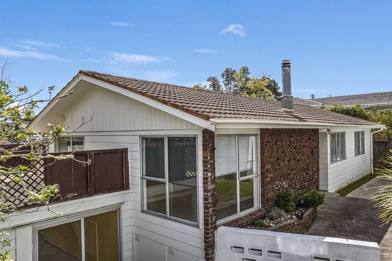 Photo of property in 28 Terra Nova Street, Glen Eden, Auckland, 0602