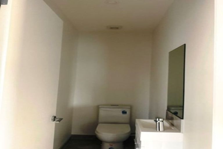 Photo of property in 3 Charles Henry Way, Papakura, 2110