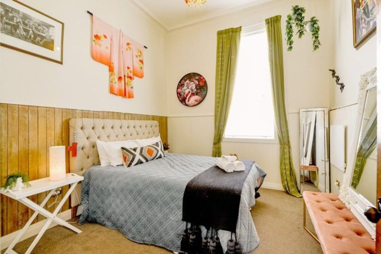 Photo of property in 92a Hargest Crescent, Saint Clair, Dunedin, 9012