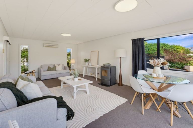 Photo of property in 1 Quinton Place, Bishopdale, Christchurch, 8053