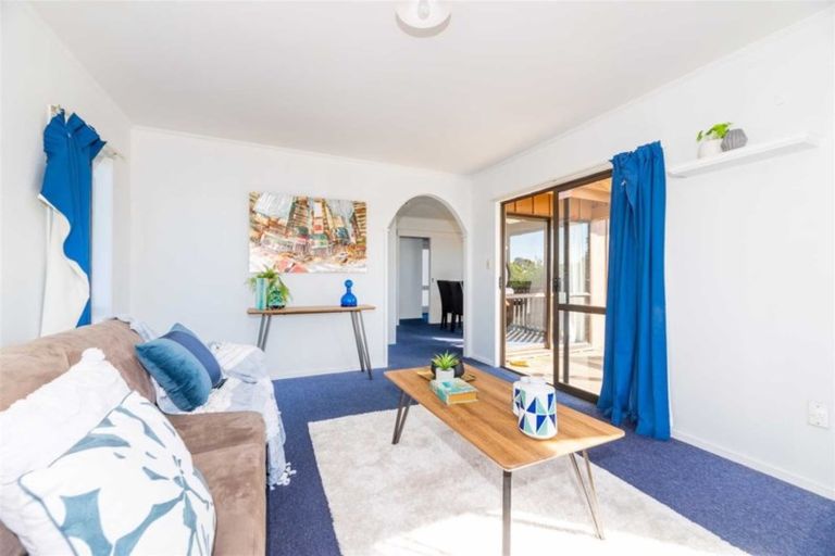 Photo of property in 1/71 Anich Road, Massey, Auckland, 0614