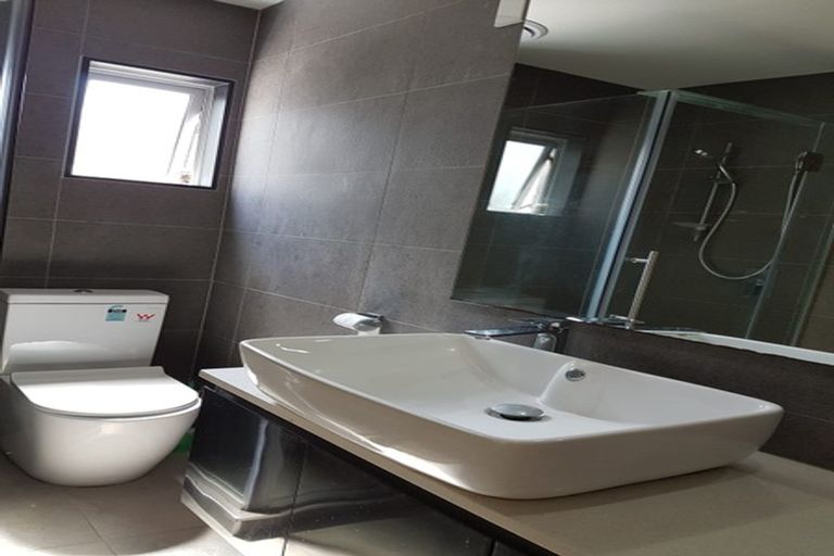 Photo of property in 76 Gallony Avenue, Massey, Auckland, 0614