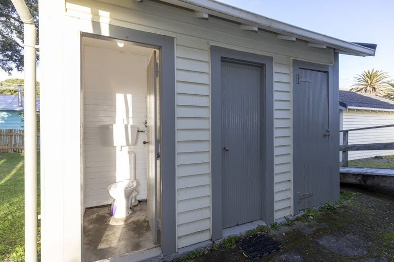 Photo of property in 82 The Parade, Paekakariki, 5034