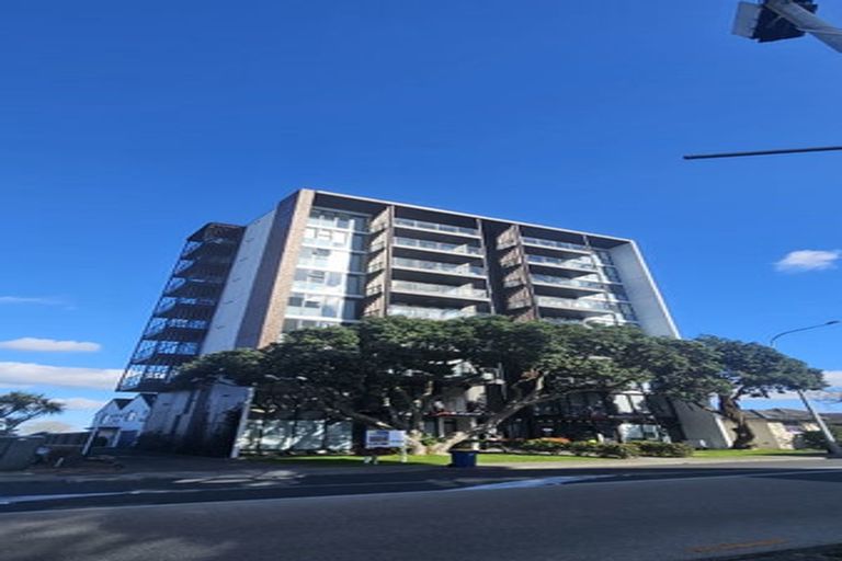 Photo of property in 10 Celeste Place, Totara Vale, Auckland, 0627