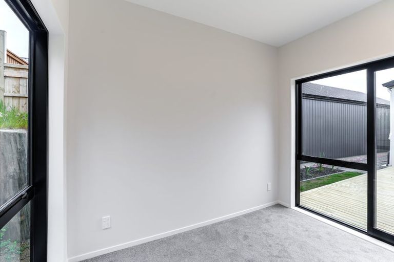 Photo of property in 11 Horokaka Street, Massey, Auckland, 0614