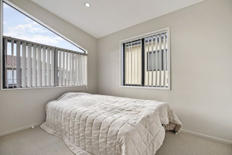Photo of property in 33 Agapanthus Place, Flat Bush, Auckland, 2016