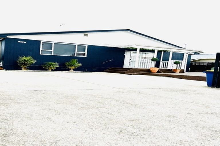 Photo of property in 11c Bamboo Grove, Kelston, Auckland, 0602