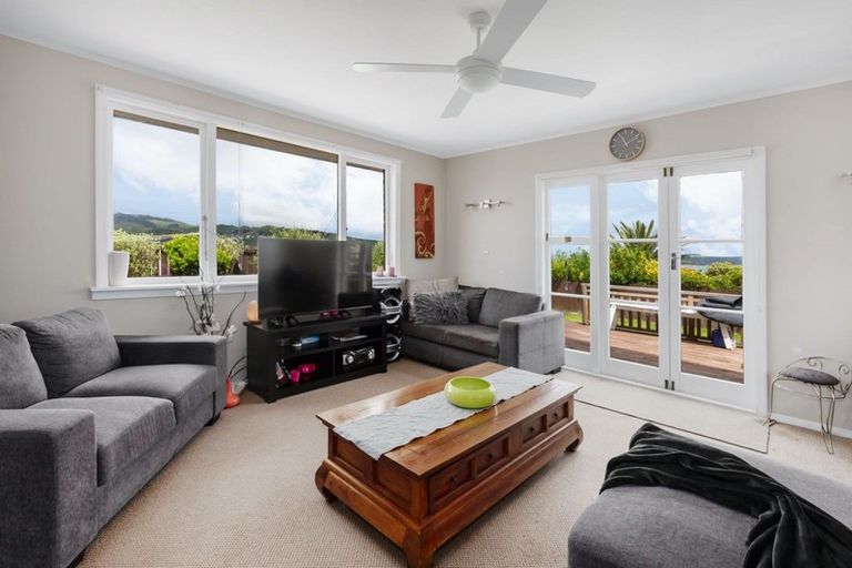 Photo of property in 33a Herewini Street, Titahi Bay, Porirua, 5022