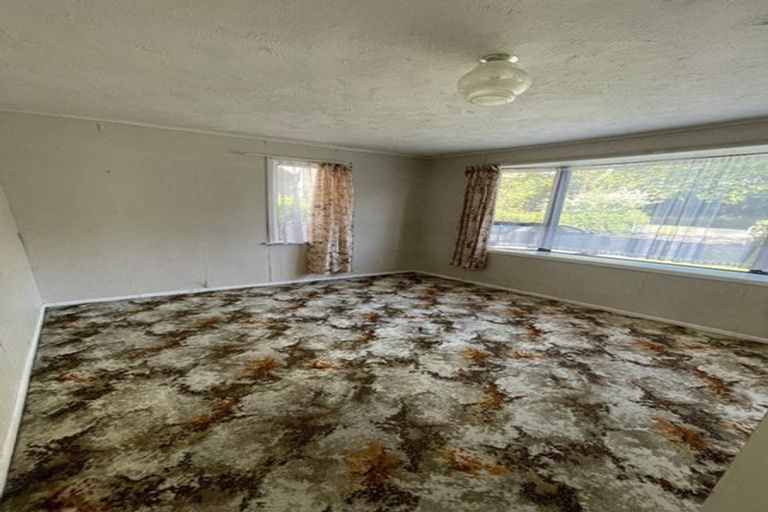 Photo of property in 71 Seabrook Avenue, New Lynn, Auckland, 0600