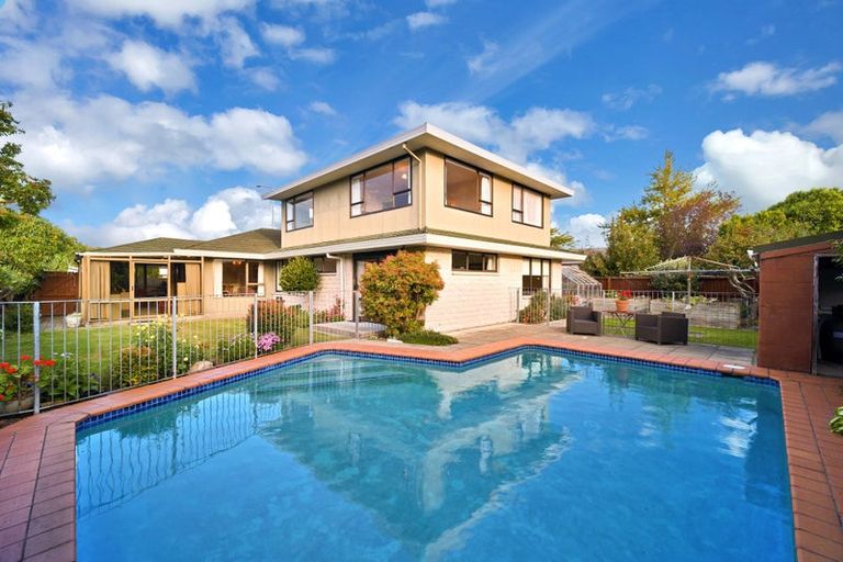 Photo of property in 287 Avonhead Road, Avonhead, Christchurch, 8042