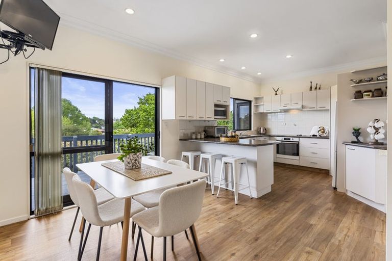 Photo of property in 7 Jubaea Place, Henderson, Auckland, 0610