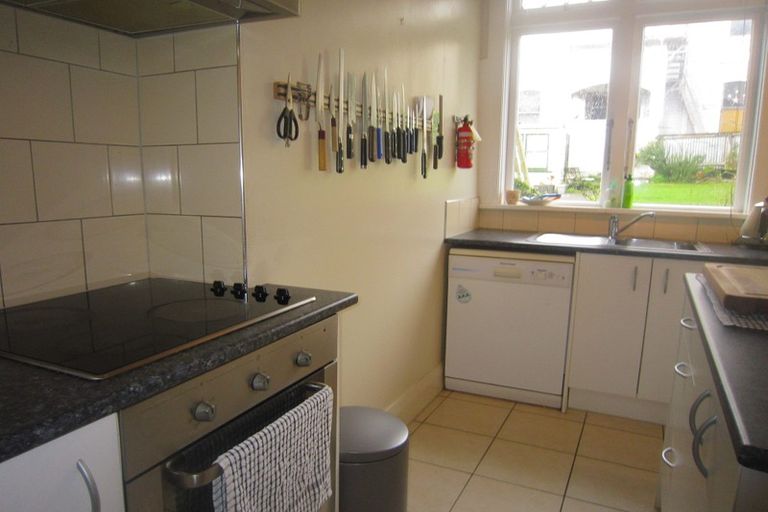 Photo of property in 13 Brougham Street, Mount Victoria, Wellington, 6011