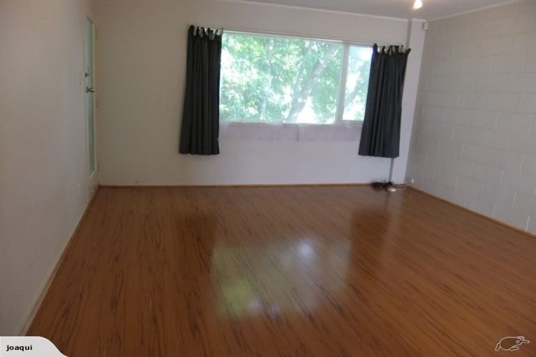 Photo of property in 10/5 Keeling Road, Henderson, Auckland, 0612