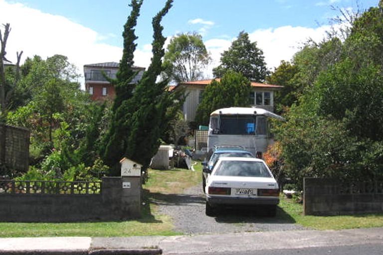 Photo of property in 24 Morton Avenue, Forrest Hill, Auckland, 0620